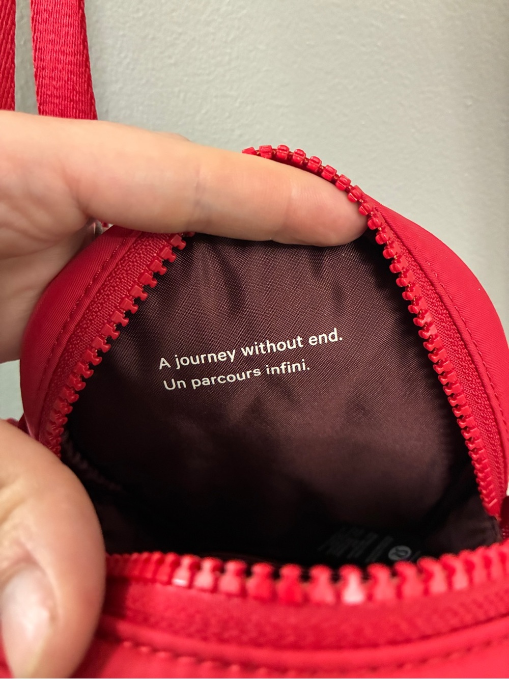 Lululemon Future Legacy Crossbody Bag 2022 - Picture 6 of 6